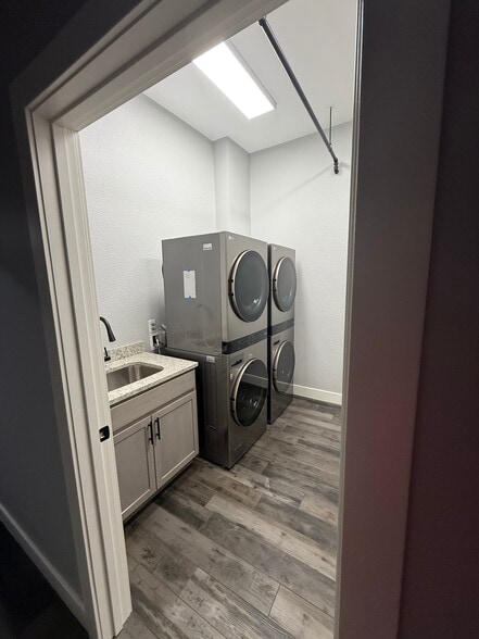 Laundry - 121 E Wooster St