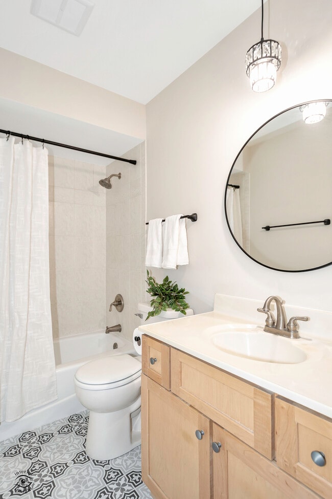 Building Photo - 14631 S Arboretum Dr