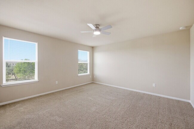 Building Photo - 12013 Waterford Run Way