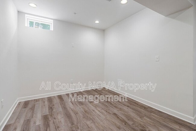 Building Photo - 11010 N Riding Rd