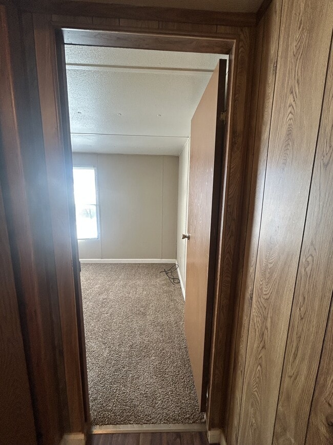 Building Photo - 218 Tyler St