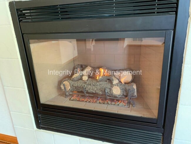 Building Photo - 9931 Saybrook St