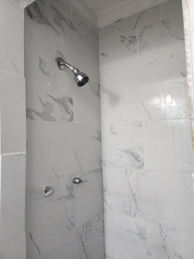 Building Photo - 2600 Countiss Dr