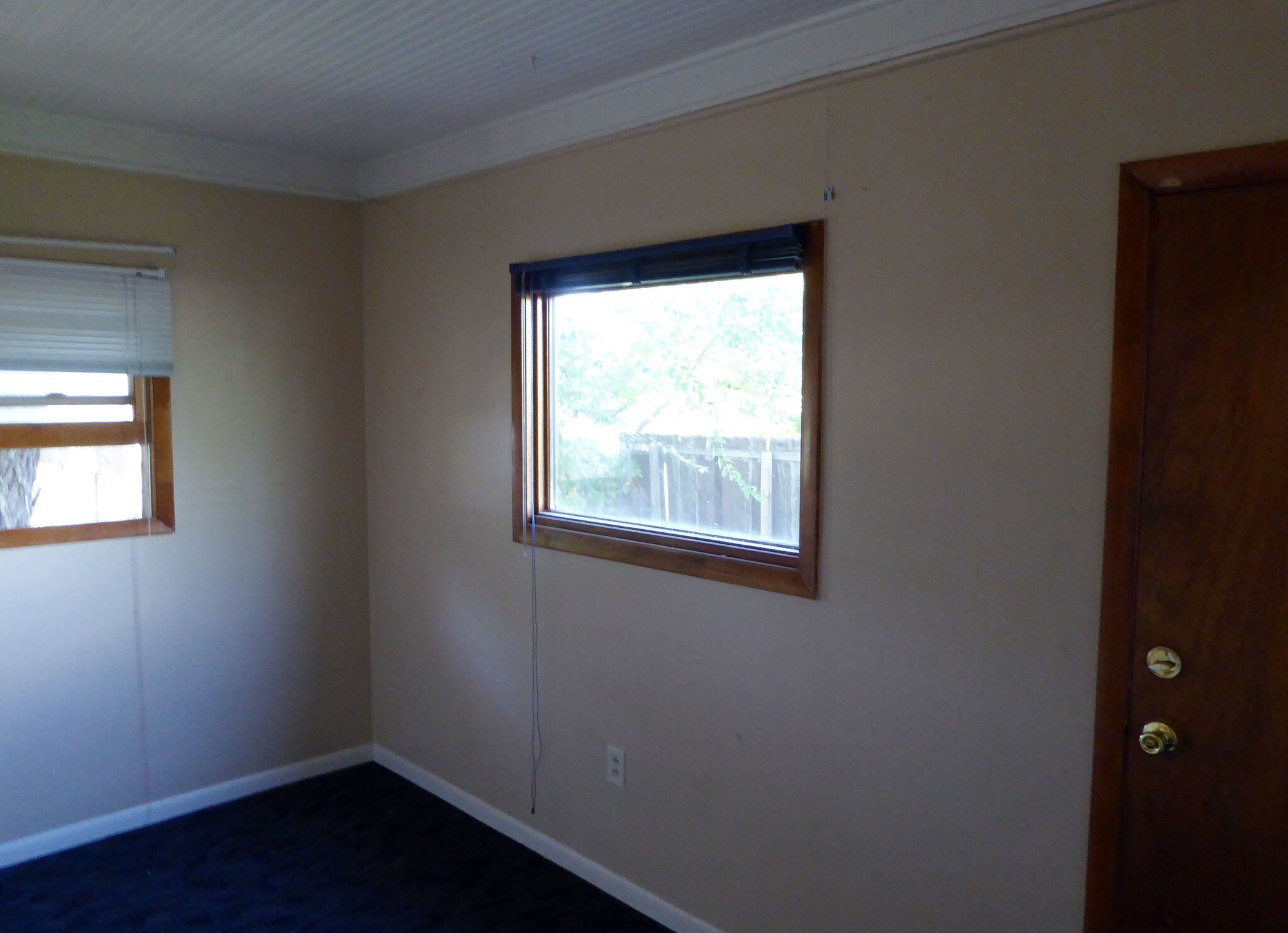 Building Photo - 1302 S Overland Trail