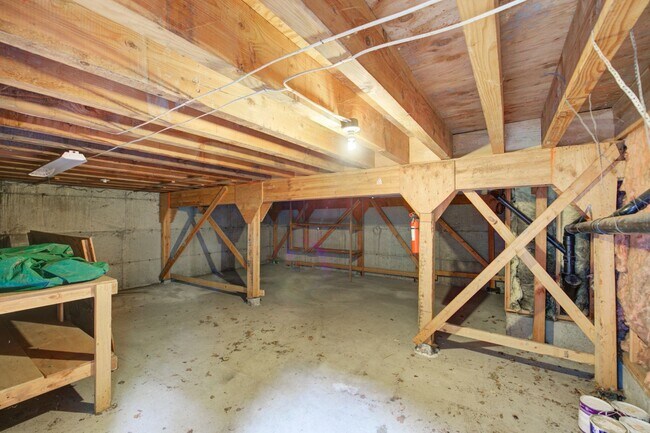 Building Photo - 5bd/3.5ba Bellevue Home