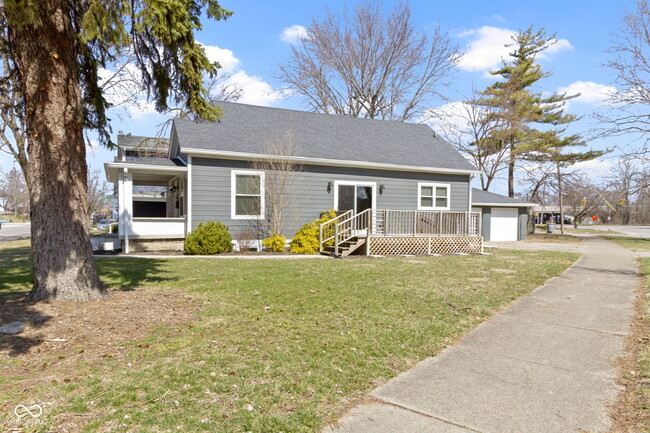 Building Photo - 1701 Barth Ave