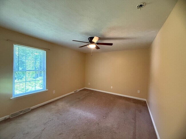 Building Photo - 108 Judd Ct