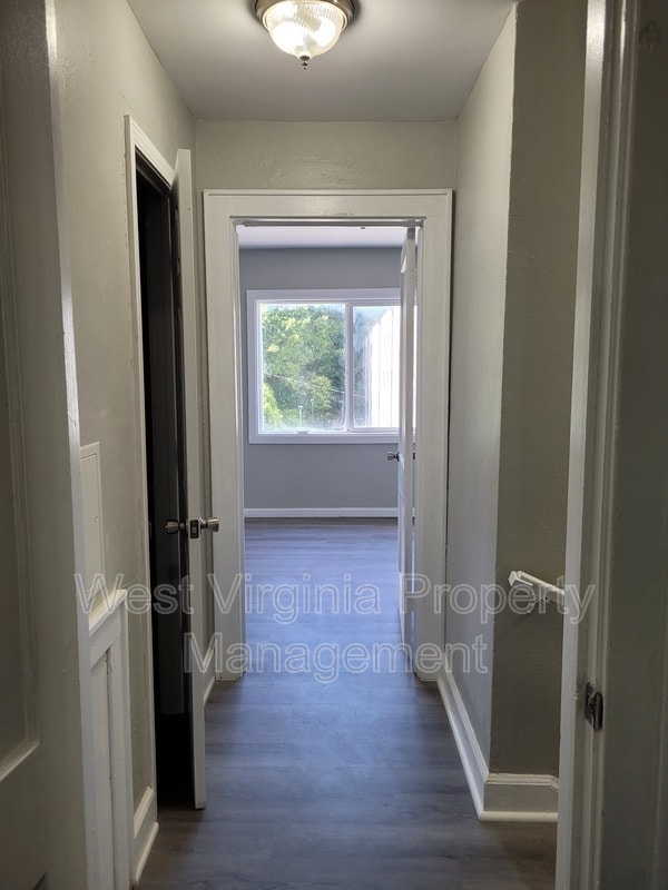 Building Photo - 200 Lewis St