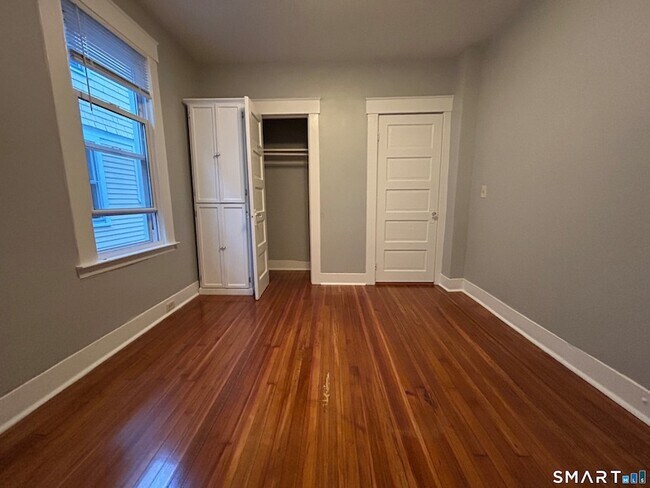 Building Photo - 37 Pardee Pl