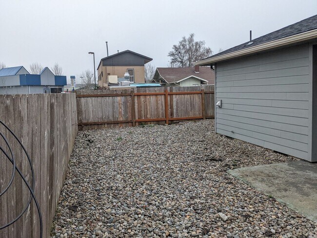 Building Photo - 145-195 Churchdale Ave N