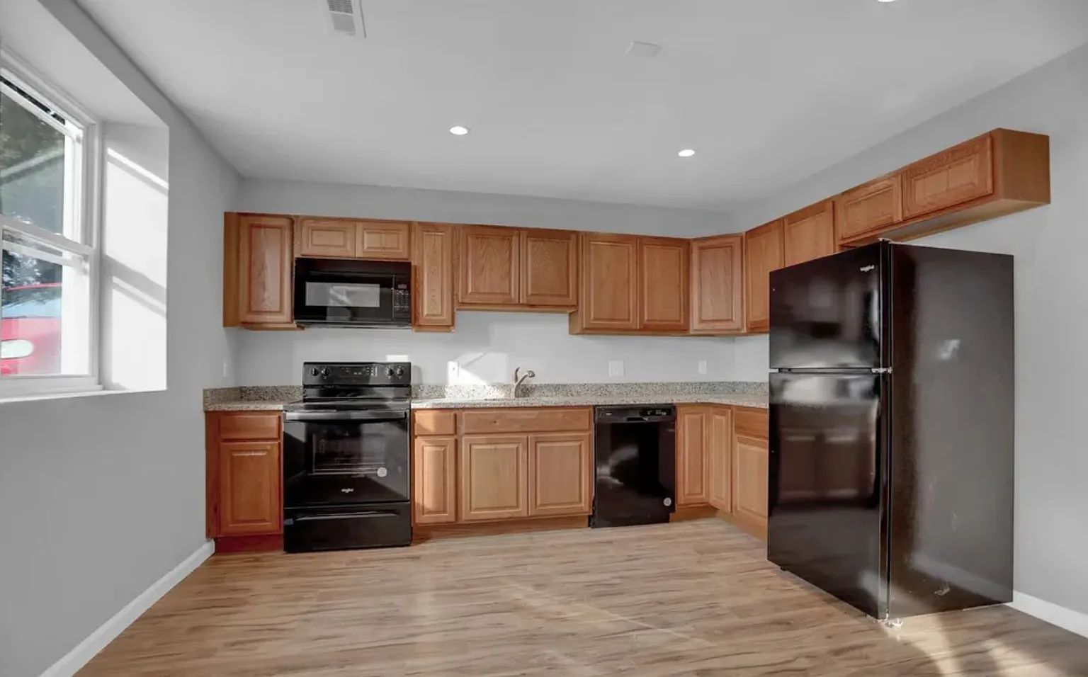 Building Photo - 5922 Benton Heights Ave