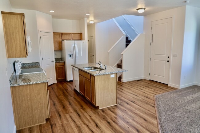 Building Photo - 15104 S Wild Horse Wy