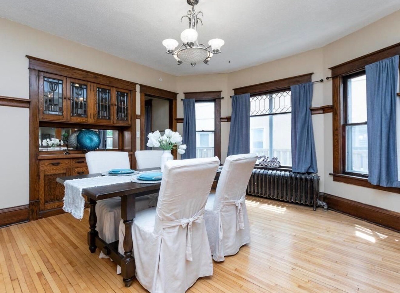 Building Photo - 2642 Emerson Ave N