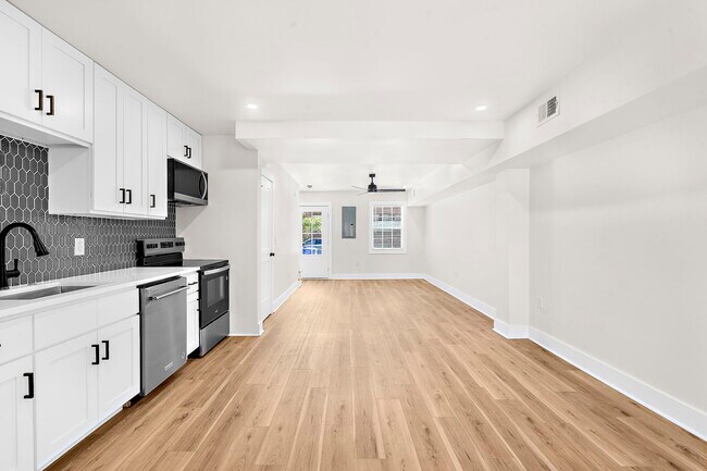 Building Photo - 24 Blake St