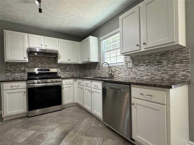 Building Photo - 2910 Arden Ridge Dr