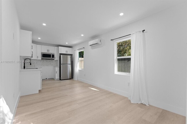 Building Photo - 2610 NW 83rd Ave