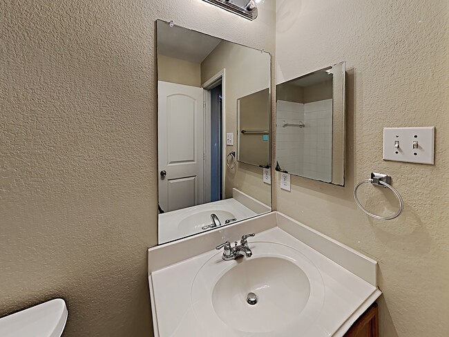 Building Photo - 1910 Temper Lane