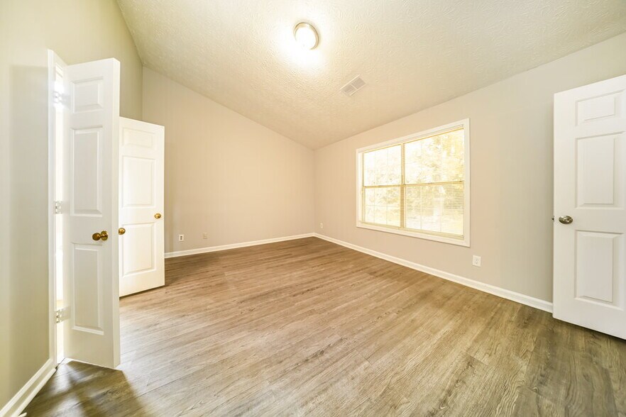 Building Photo - 5951 Old Wellborn Trce