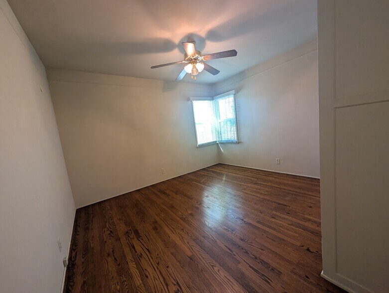 Building Photo - 7026 Flight Ave