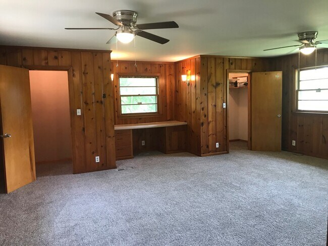 Building Photo - 100 Talton Dr
