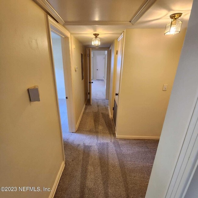 Building Photo - 2417 Barlad Dr