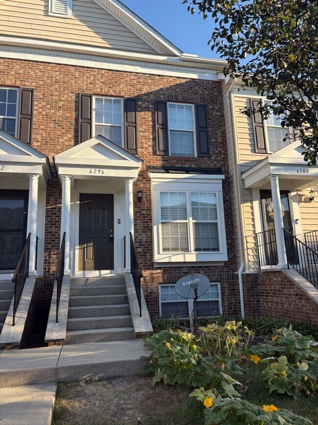 Building Photo - Charming & NEWLY Renovated 2-Bedroom Condo...