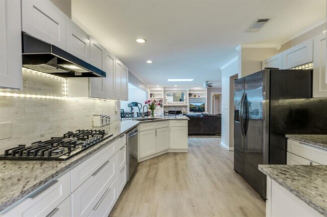 Building Photo - 3002 Stardust Dr
