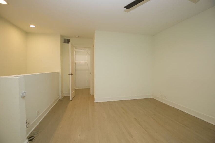 Building Photo - 949 W Grace St