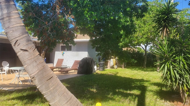 Building Photo - 616 SE 8th Ave