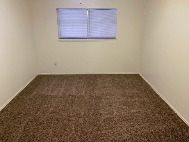 Building Photo - Duplex