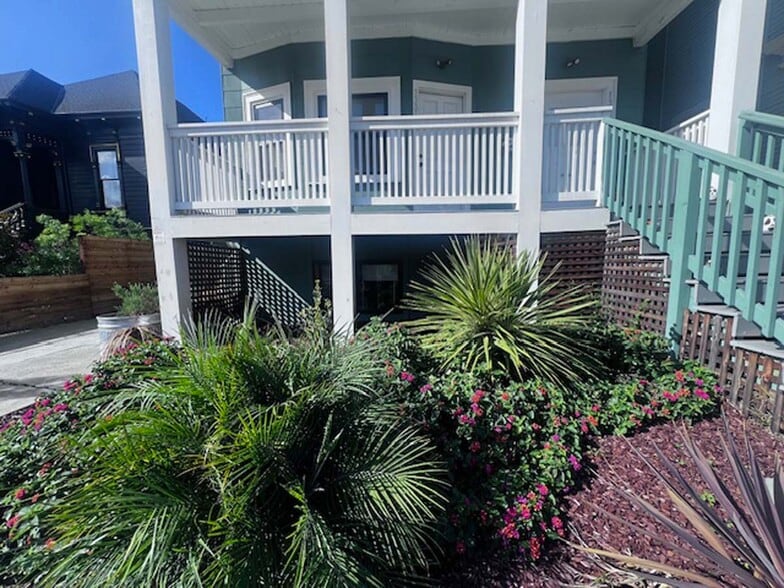 Building Photo - 1301 Adeline St