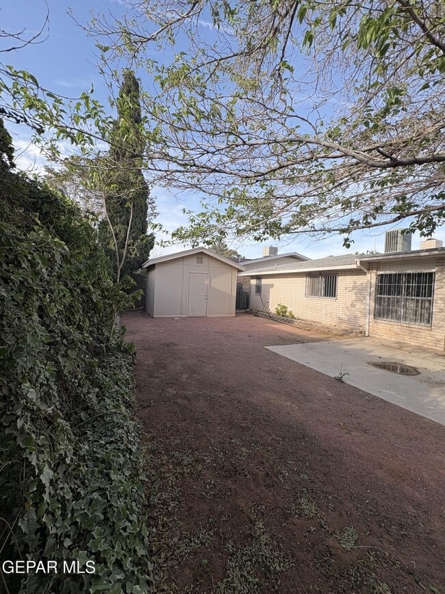 Building Photo - 1605 Bessemer Dr