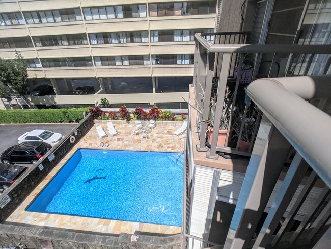 Building Photo - Convenient Makiki 1-bed, 1-bath, 1 parking...