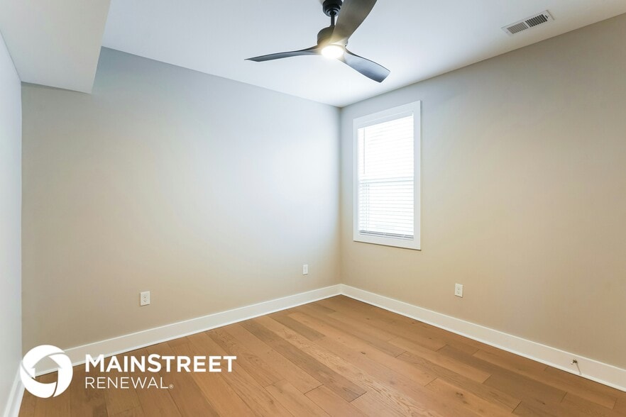 Building Photo - 2142 Oakland St