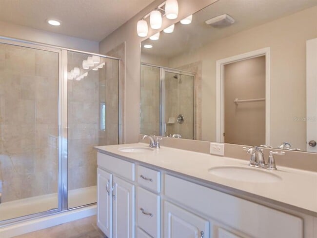 Building Photo - 2566 Amati Dr