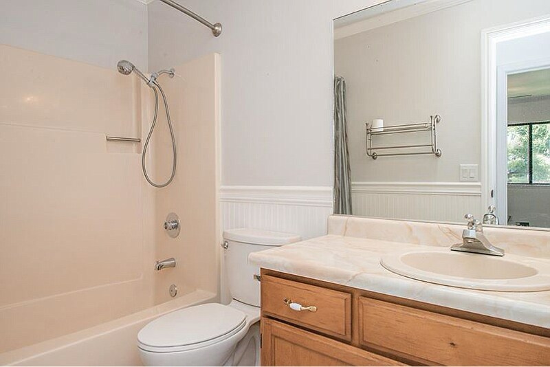 Building Photo - 1853 Marlene Ave