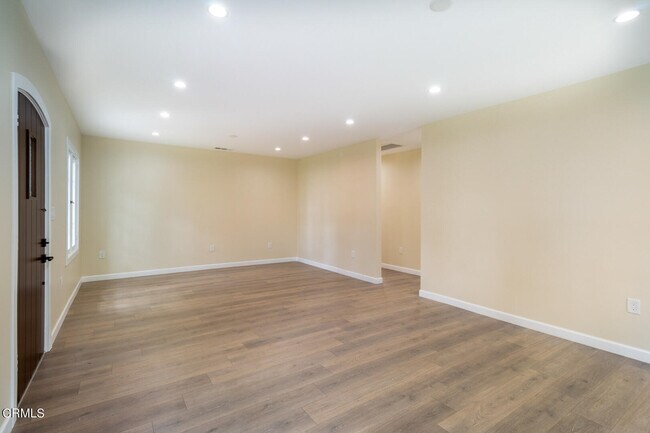 Building Photo - 1489 Casa Grande St