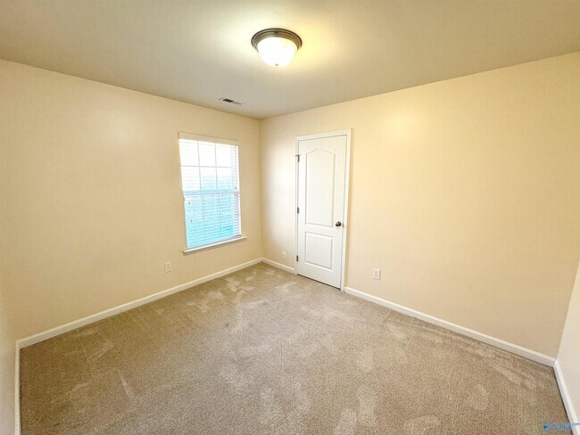 Building Photo - 101 Forest Glade Dr