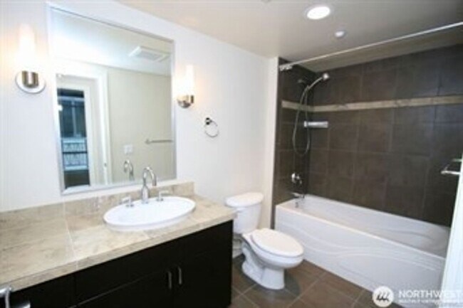 Building Photo - 1bd/1ba Seattle Condo