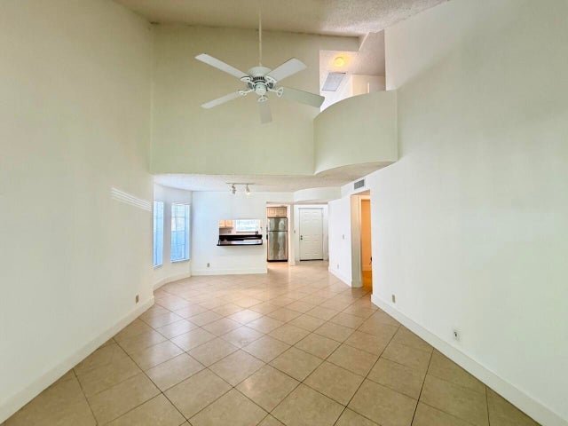 Building Photo - 6308 La Costa Dr