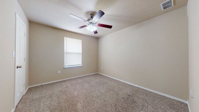 Building Photo - 812 Parkplace Ridge