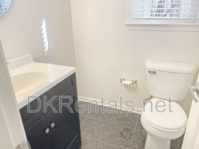 Building Photo - 860 Crab Orchard Dr