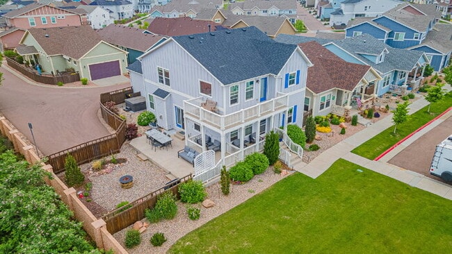 Building Photo - Beautiful mountain views from a Gold Hill Mesa corner lot with a hot tub!