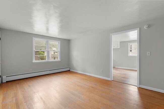 Living room - 16 Norman St