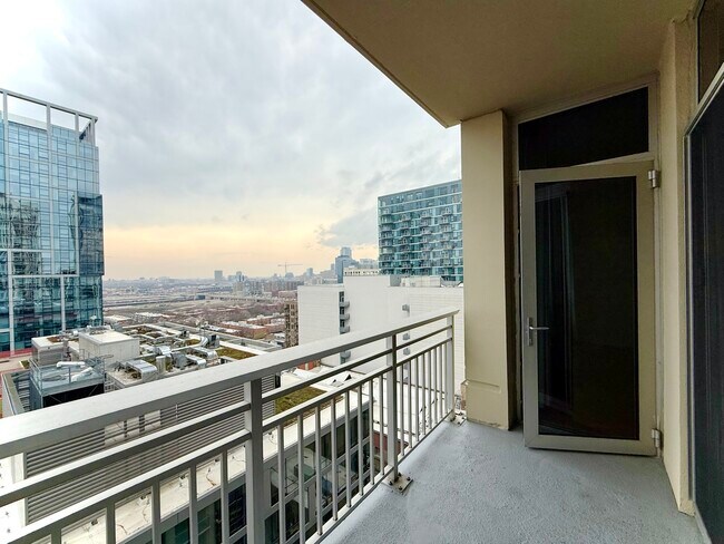 Building Photo - 1400 S Michigan Ave