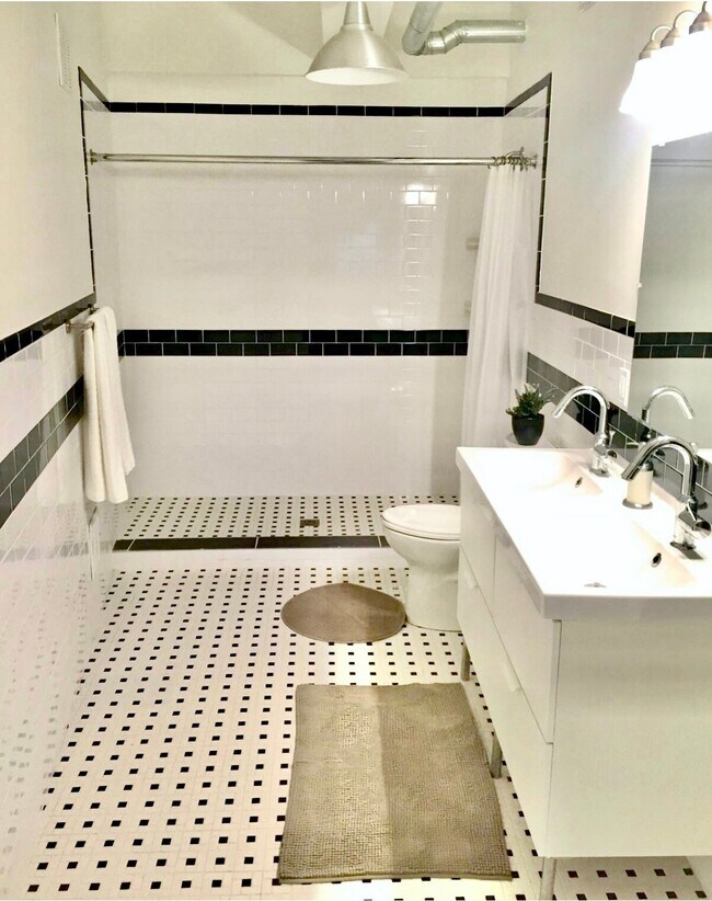 Building Photo - 333 2nd St SE