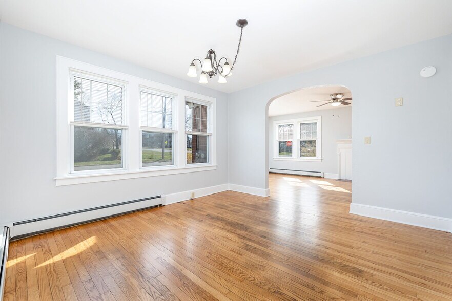 Building Photo - 971 Enfield St