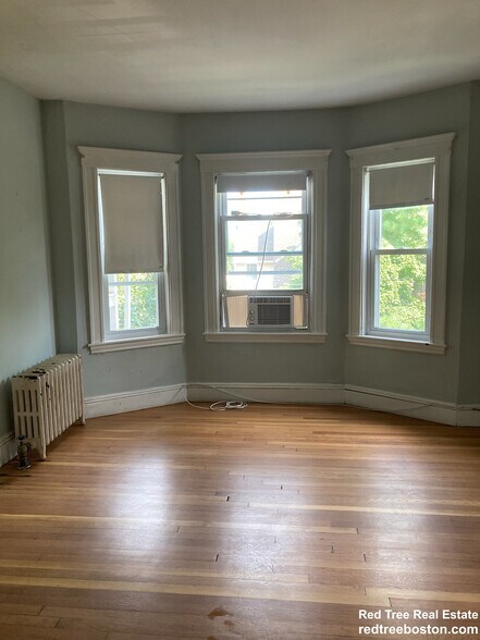 Building Photo - 15 Radnor Rd