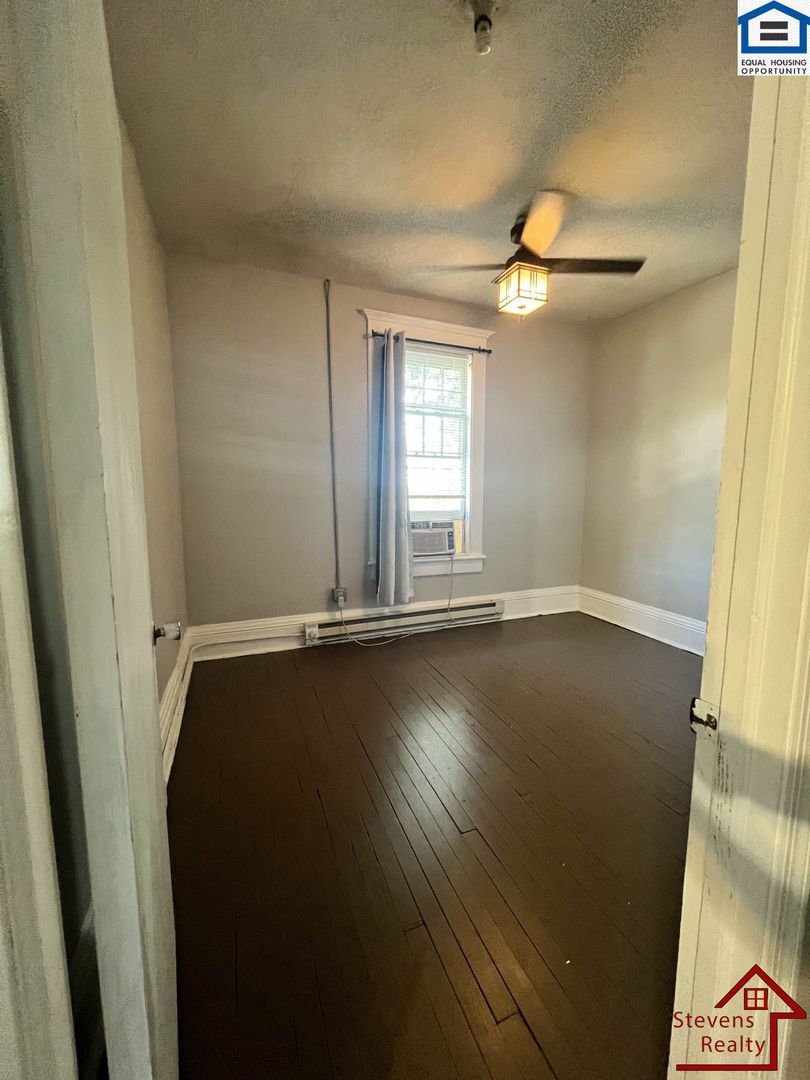 Building Photo - 938 Fort Wood St