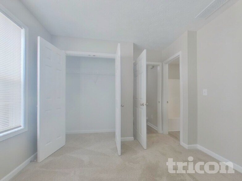 Building Photo - 225 Charleston Pl